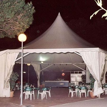La Imperial Hotel Luceni Luaran gambar