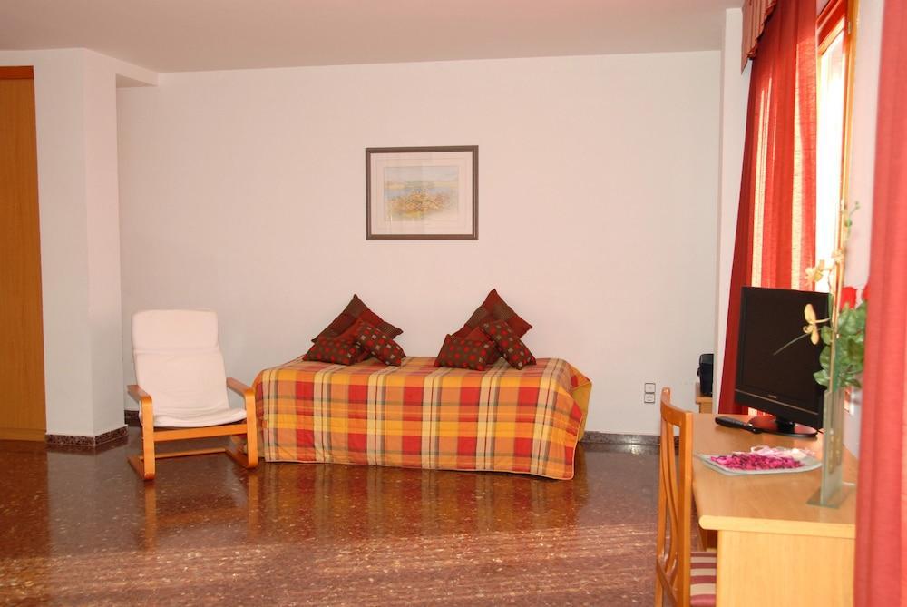 La Imperial Hotel Luceni Luaran gambar