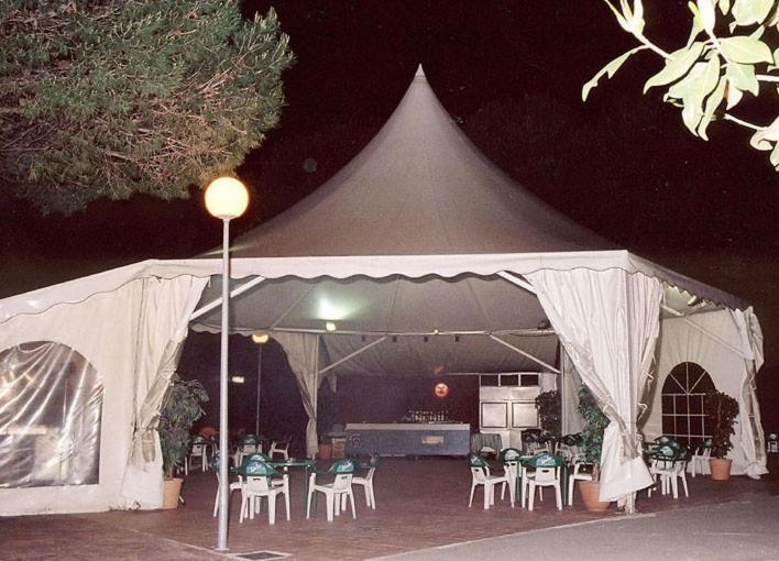 La Imperial Hotel Luceni Luaran gambar