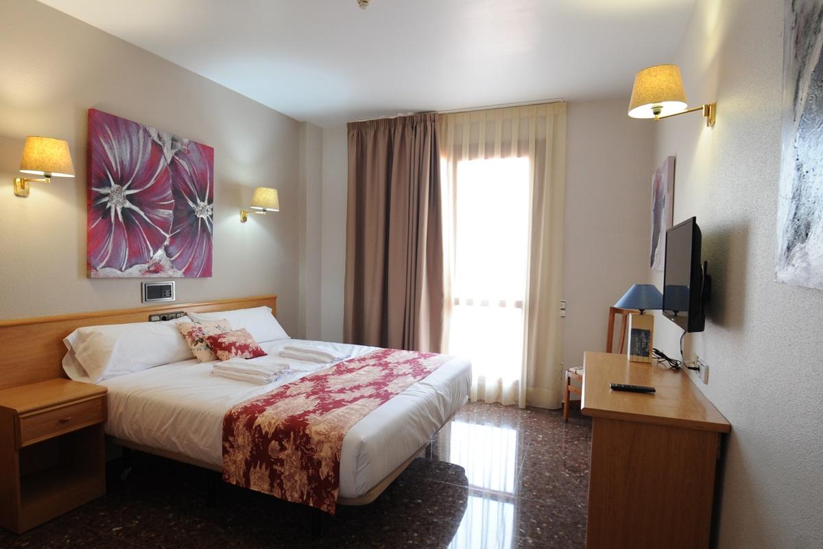 La Imperial Hotel Luceni Luaran gambar