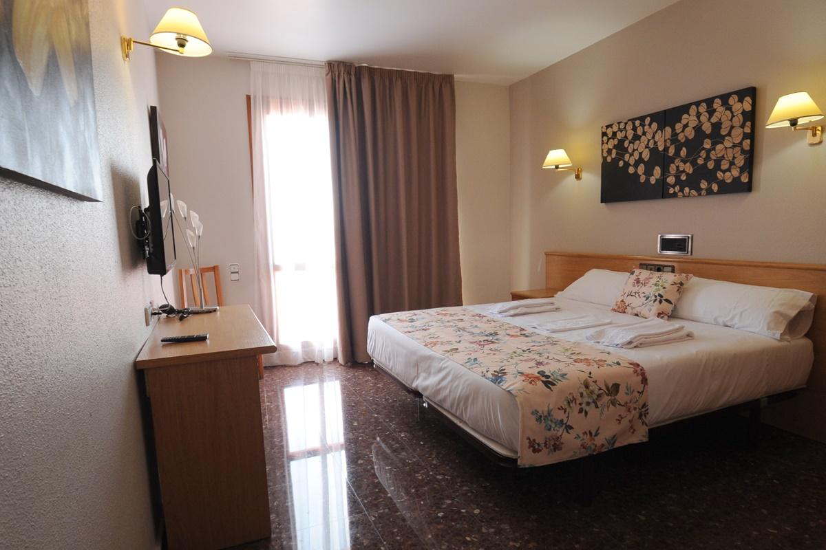 La Imperial Hotel Luceni Luaran gambar