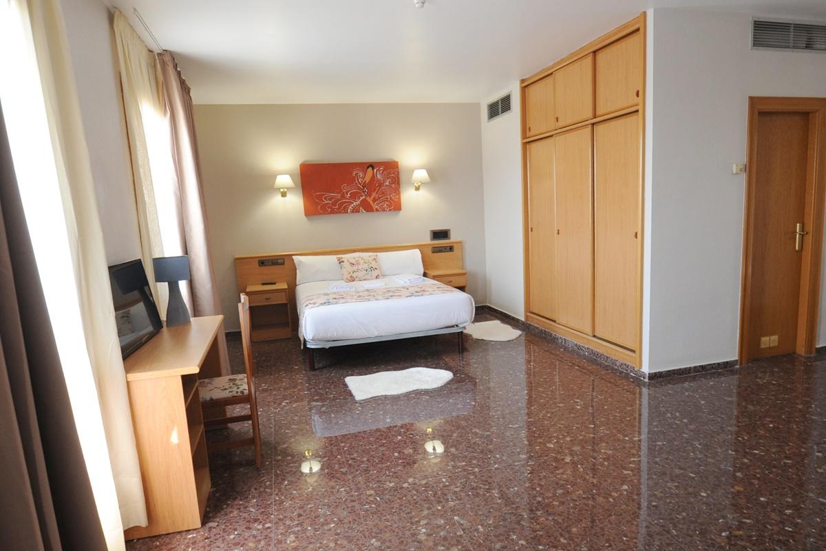 La Imperial Hotel Luceni Luaran gambar
