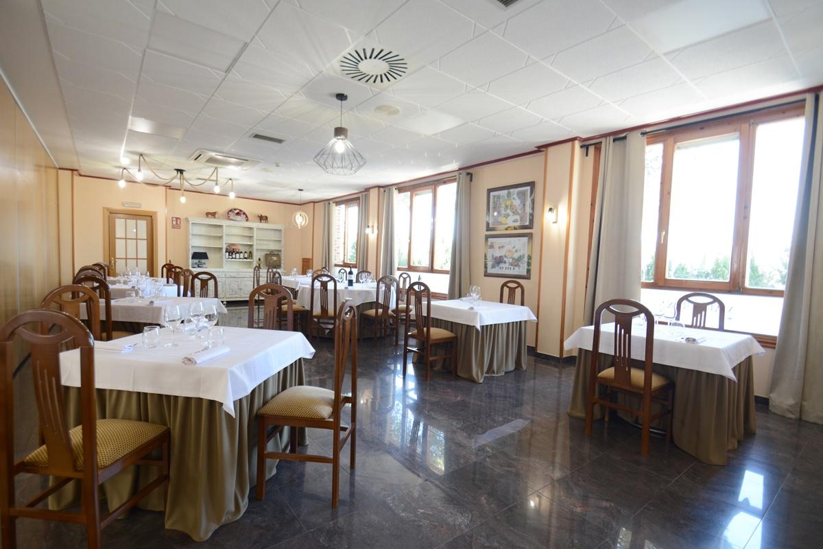 La Imperial Hotel Luceni Luaran gambar