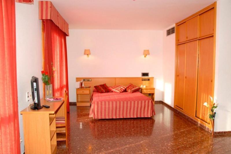 La Imperial Hotel Luceni Bilik gambar